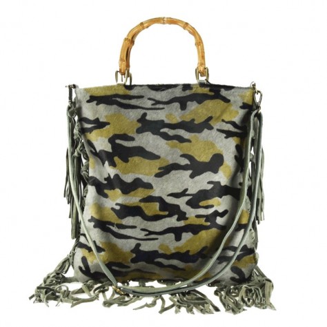 Handtasche aus Ponyfell mit Military-Print      201