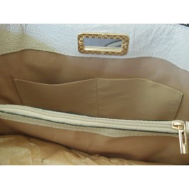 Borsa a mano di pelle martellata                      111