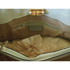 Borsa a mano di pelle martellata                      111
