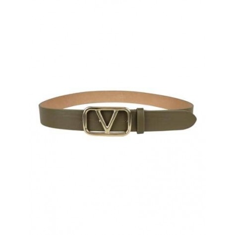 The leather belt closed with a buckle                208 C
